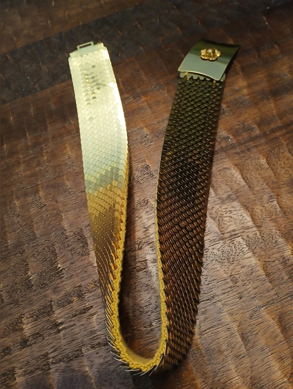 Vintage Snakescale Gold Tone Stretch Belt - Picture 1 of 8